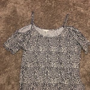 An Aéropostale small blouse with a pattern.